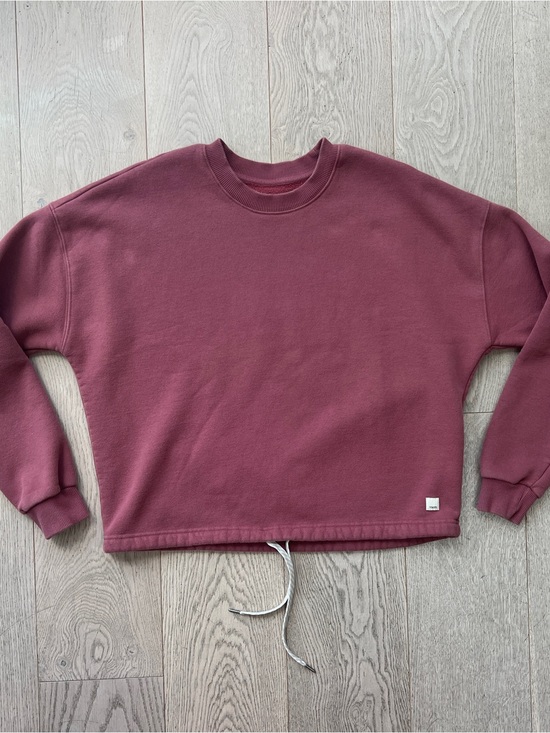 Vuori Tops - Vuori Restore Crew Sweatshirt in Desert Rose Women’s Size M
